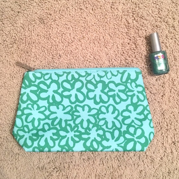 ⭐️ Clinique flower makeup bag - Picture 3 of 3